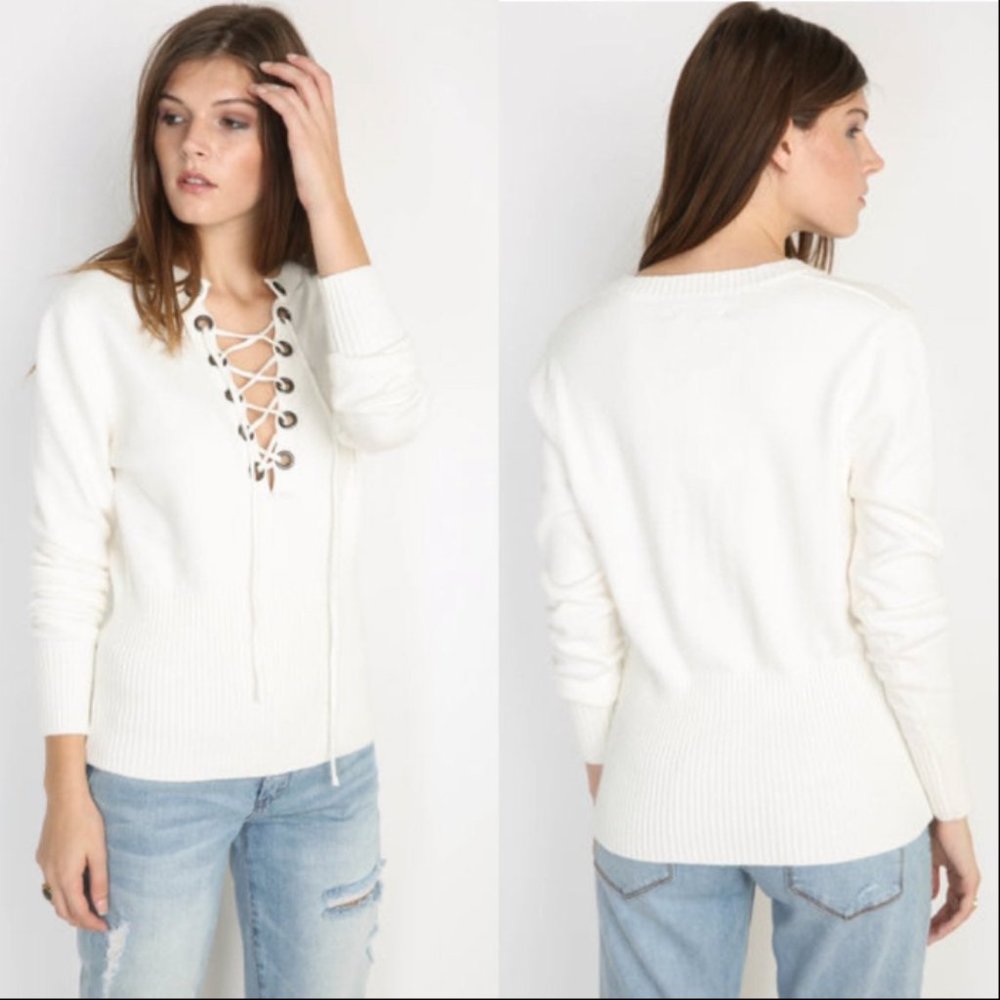 NWT Line & Dot Lea Grommet Top Sweater - Picture 2 of 7